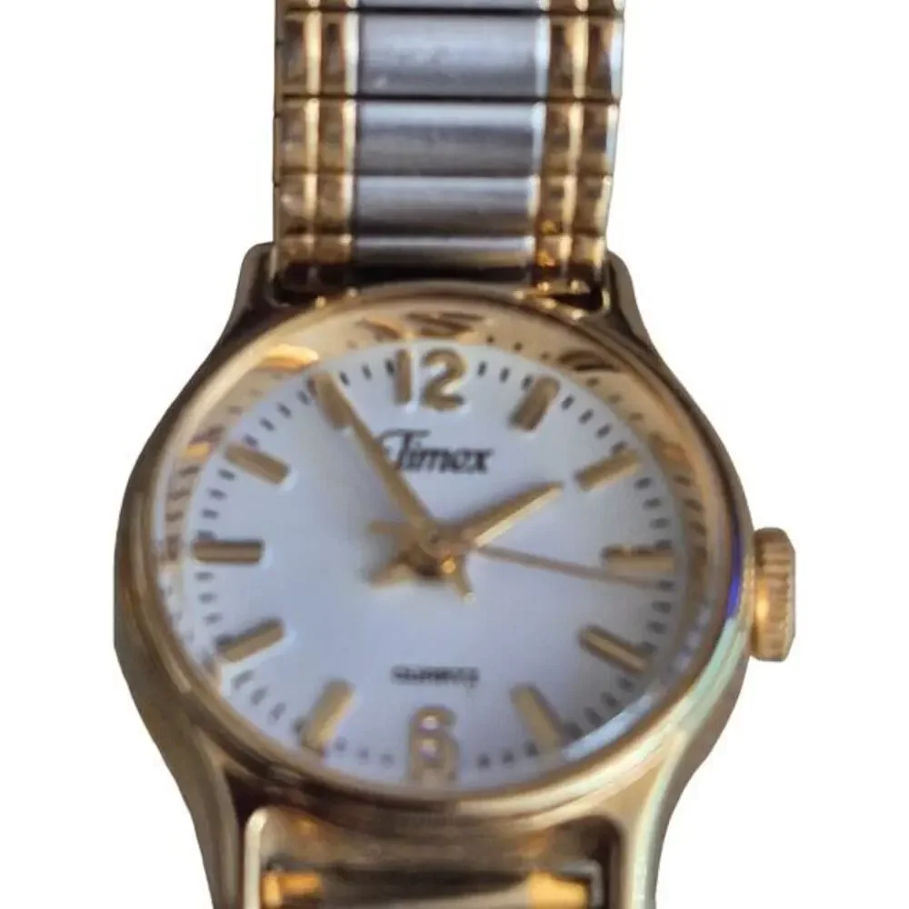 Vintage Women’s‎ Timex Watch Two Tone Metal Bracelet Analog New Battery